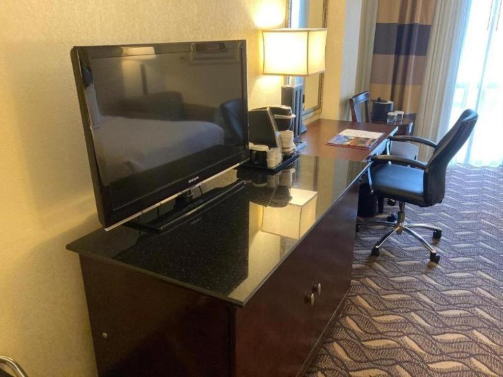 Radisson Hotel Austin - University Exteriör bild