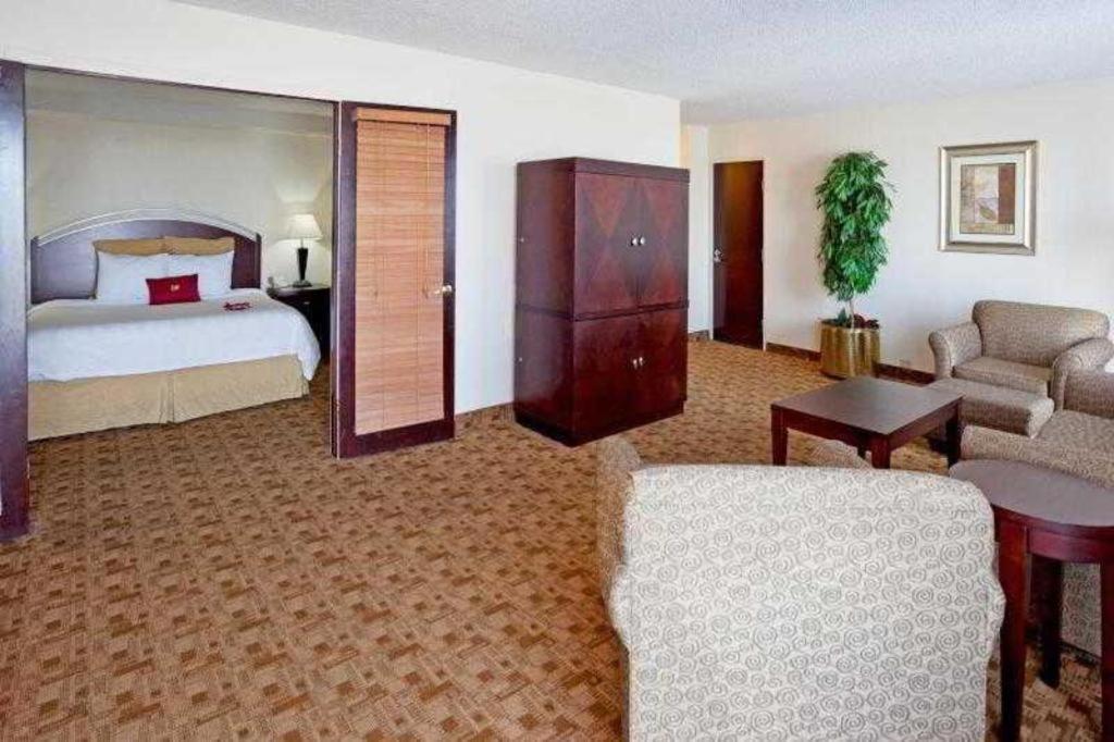 Radisson Hotel Austin - University Exteriör bild